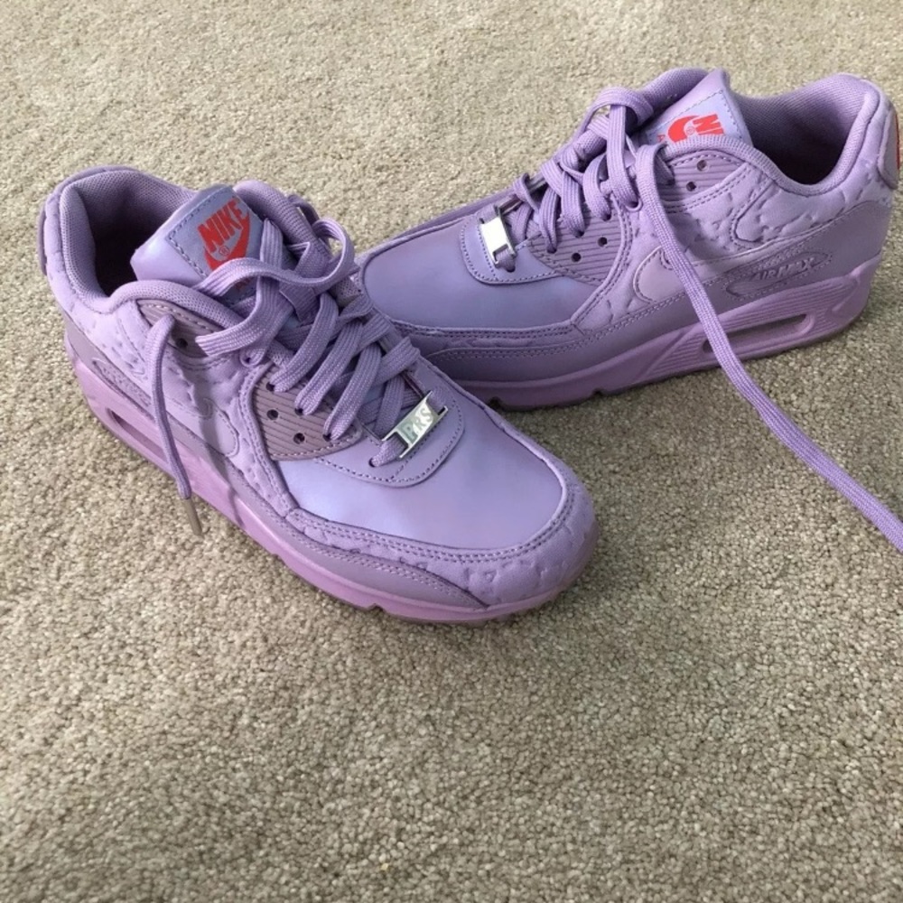 Purple Nike Airmax 90 Special Edition: Paris